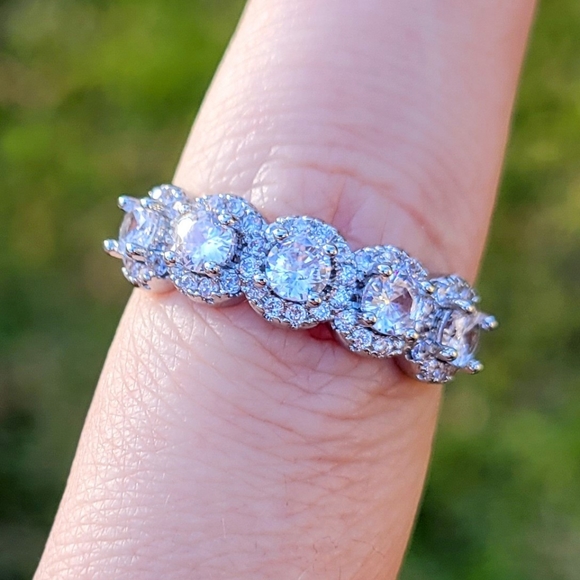 Cold As Ice Diamond Clear Crystal 925 Silver Round Diamond Halo Wedding Ring - Picture 8 of 16